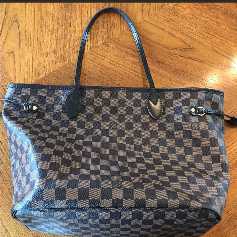 Louis Vuitton Neverfull Damier MM